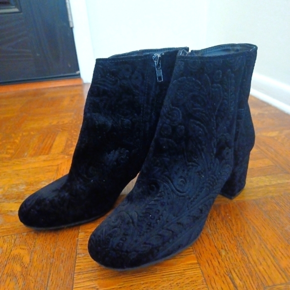 Zigi Soho Velvet Booties Sz 8 - Picture 1 of 9